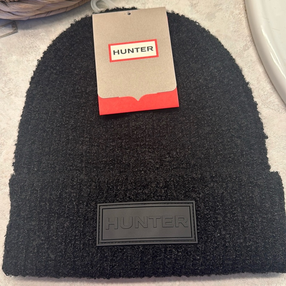 Women’s Hunter black hat. NWT